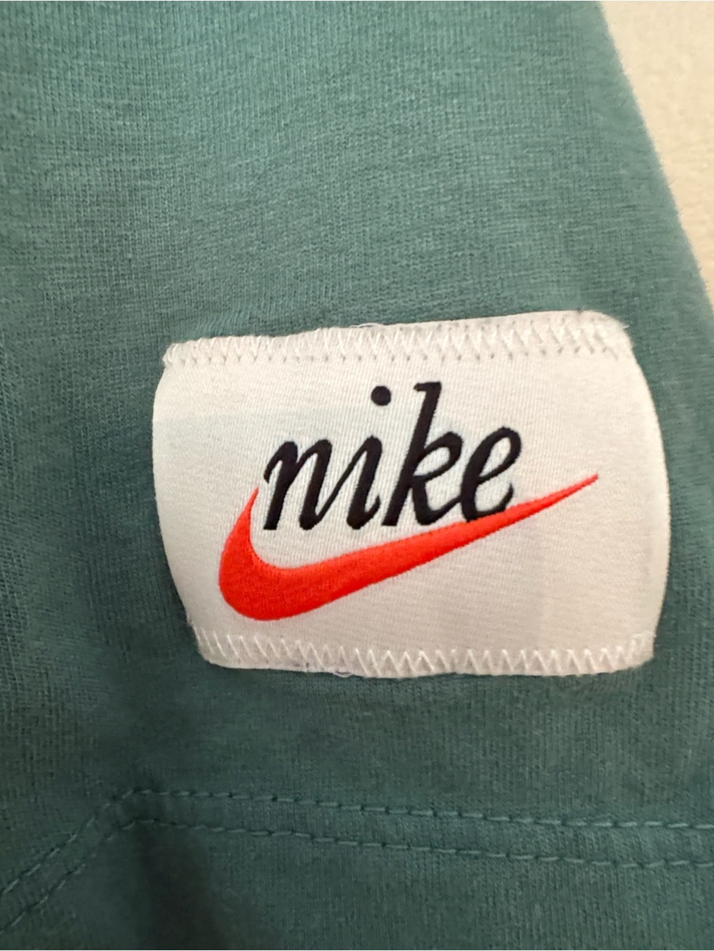 BUNDLE- Nike Graphic Tees - Picture 6 of 16